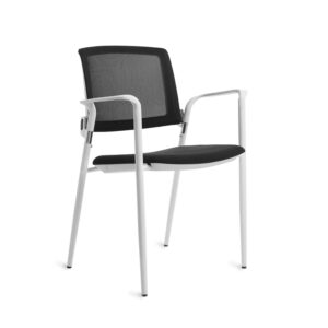 Silla rocada confidente brazos fijos estructura metalica blanca asiento tela ignifuga respaldo de malla